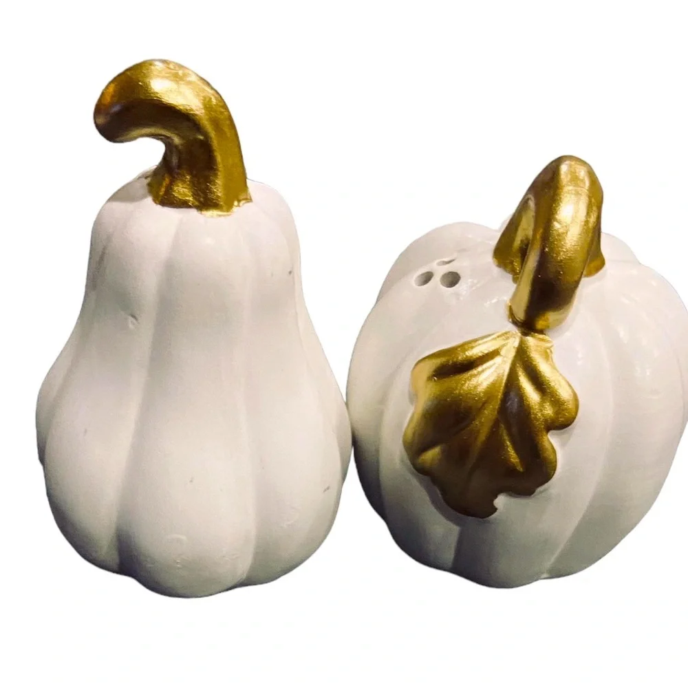 Amici White & Gold Pumpkin Gourd Thirsty Stone Salt and Pepper Shakers NWT - Picture 2 of 11